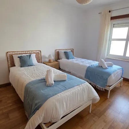 Maia Surf House - Baleal *