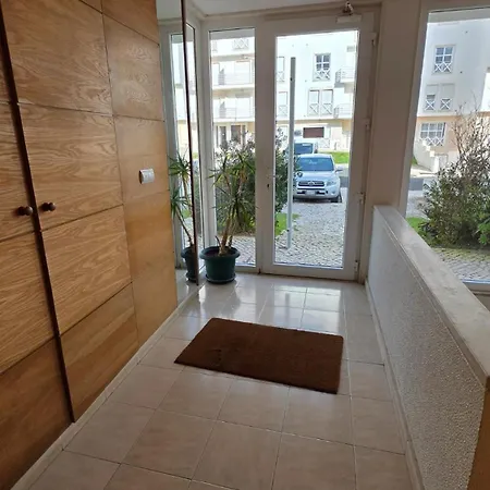 Maia Surf House - Al Apartmán Ferrel (Leiria)
