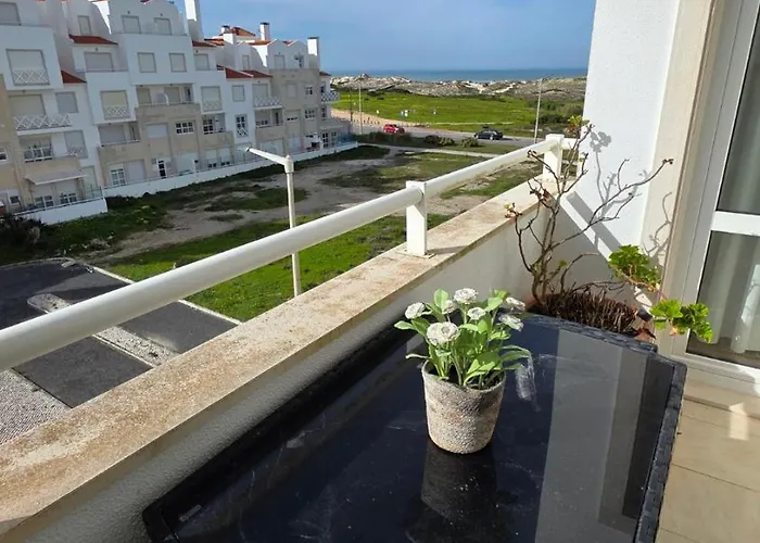 Maia Surf House - Al * Ferrel (Leiria)