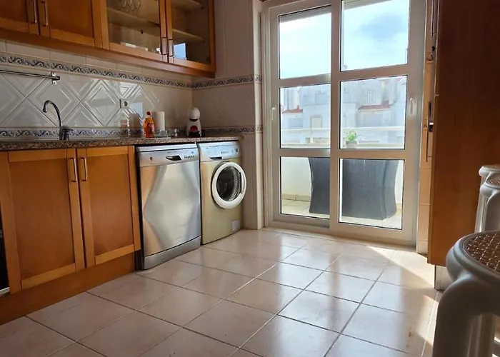 Maia Surf House - Al * Ferrel (Leiria)